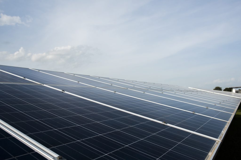 Liderazgo solar crecimiento y nuevos objetivos para 2030